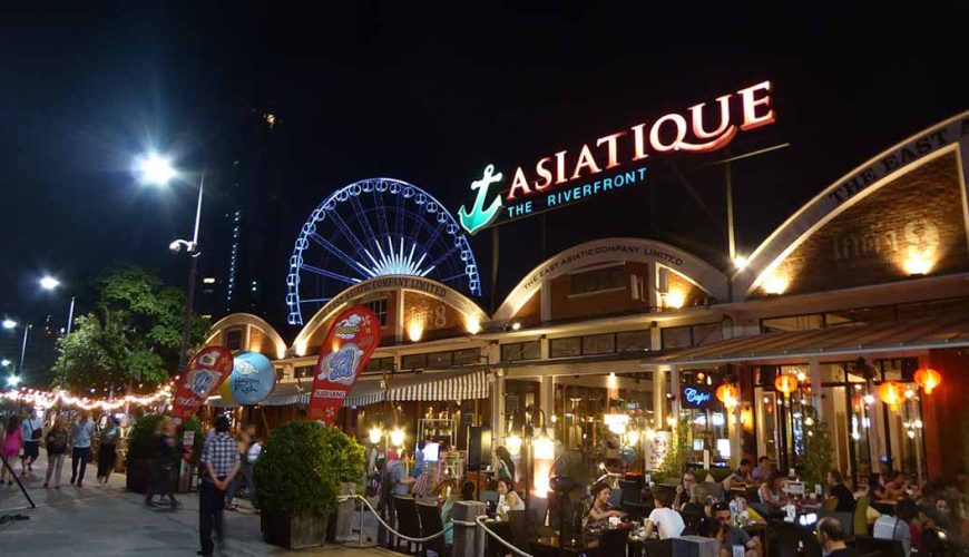 Bangkok Uncovered: Top Attractions, Food & Nightlife Hotspots