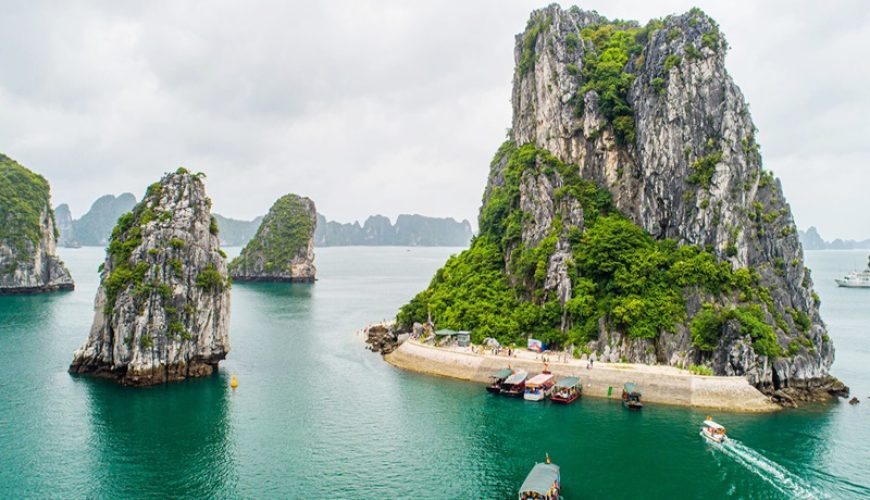 Cruising Ha Long Bay: A Once-in-a-Lifetime Experience