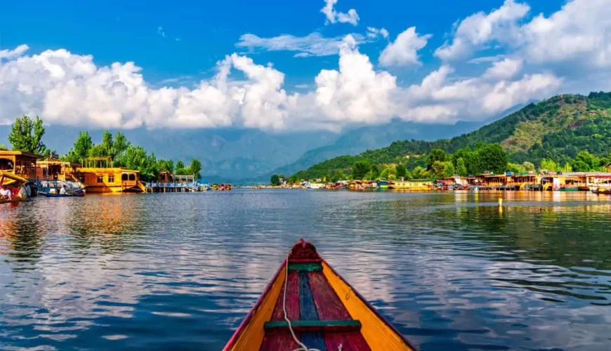 India Travel Guide: Best Destinations & Tour Packages for Every Traveler | Helm Holidays