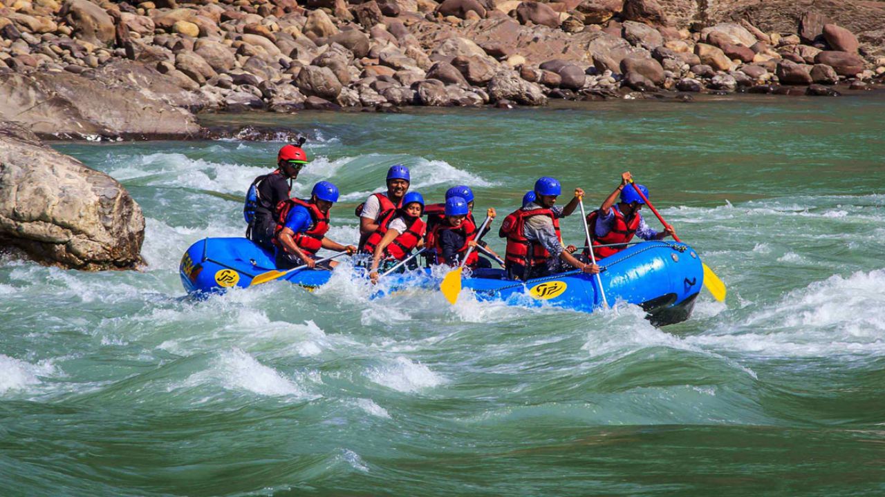 Top Adventure Destinations in India for Thrill Lovers | Helm Holidays